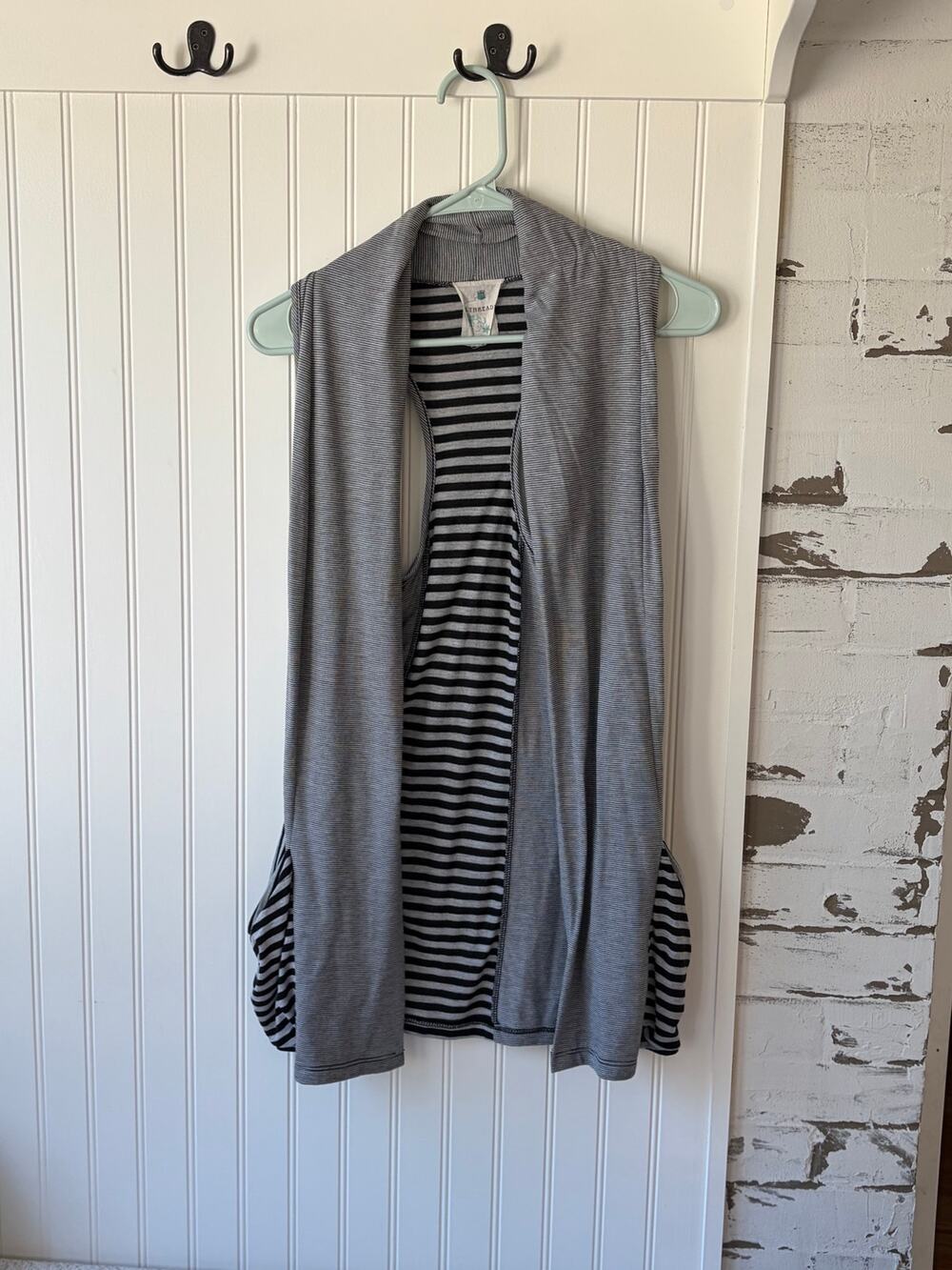 Threads striped black and grey vest with pockets medium